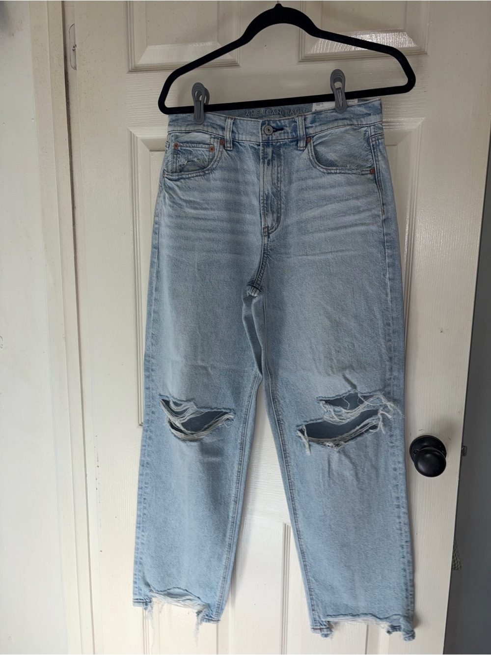 American Eagle Outfitters Light Blue Distressed Boyfriend Jeans..size 8